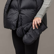 Load image into Gallery viewer, Josefin Down Vest, Black