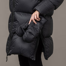 Load image into Gallery viewer, Berit Long Down Jacket, Black