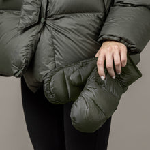 Load image into Gallery viewer, Vida Down Jacket, Forest Night

