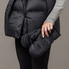 Load image into Gallery viewer, Josefin Down Vest, Black
